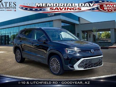 Used 2025 Volkswagen Taos SE FWD image 1