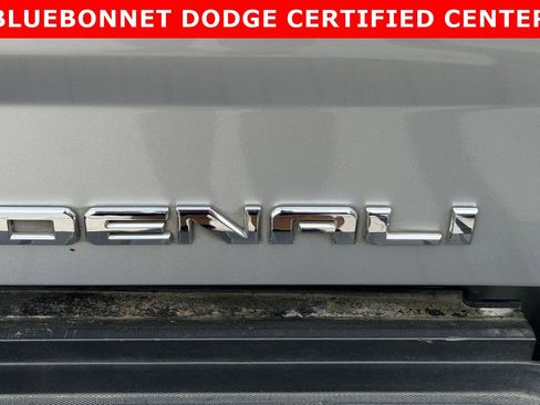 Used 2019 GMC Sierra 2500 Denali w/ Duramax Plus Package AWD/4WD image 19