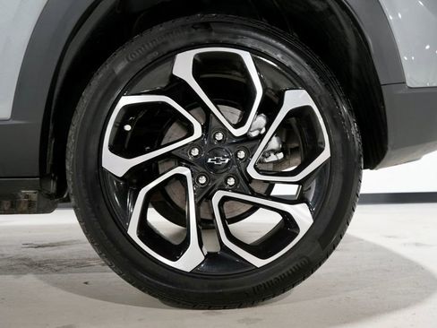 Used 2025 Chevrolet Trax RS w/ Driver Confidence Package image 30