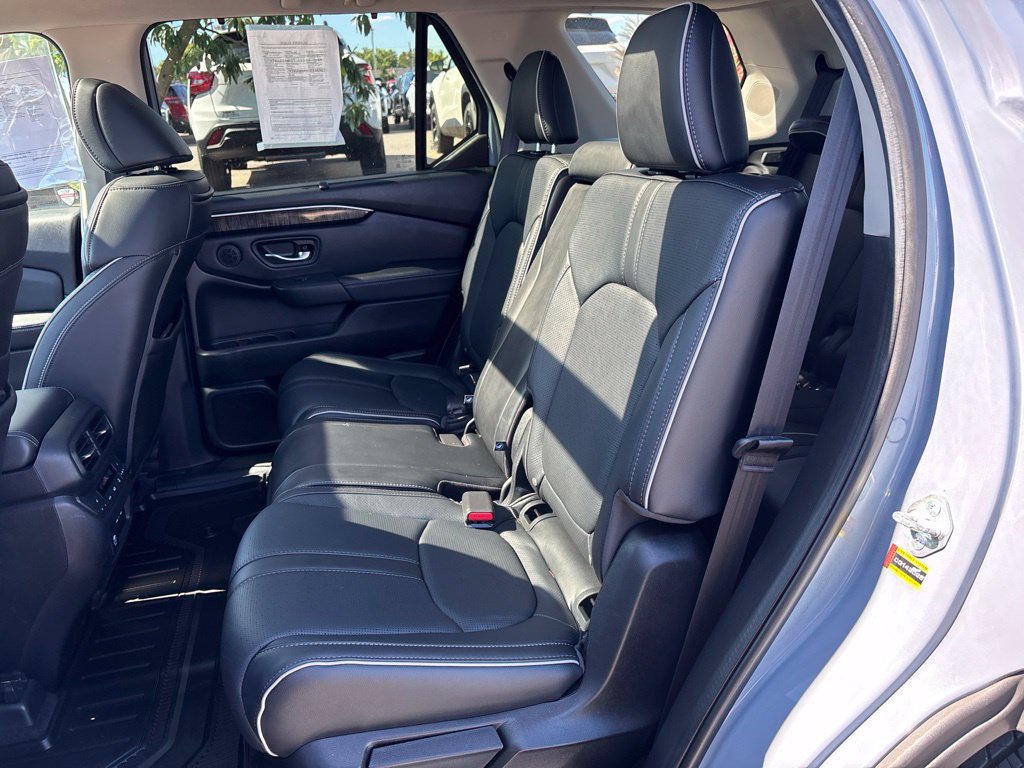 Used 2024 Honda Pilot Elite image 9