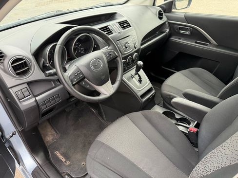 Used 2012 MAZDA MAZDA5 Touring w/ Moonroof & Audio Pkg FWD image 10