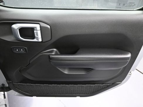 Used 2024 Jeep Wrangler Sport S image 32