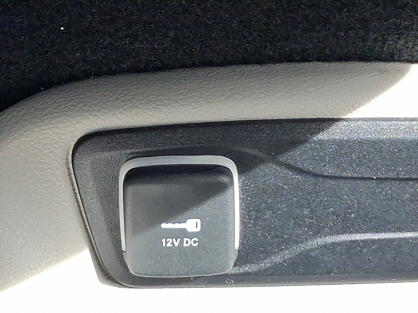 Used 2024 Chrysler Pacifica Touring-L FWD image 27