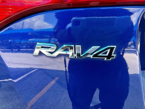 Used 2014 Toyota RAV4 XLE FWD image 9