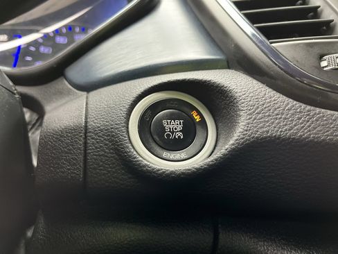 Used 2015 Chrysler 200 S FWD image 17