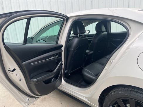 Used 2025 MAZDA MAZDA3 s FWD image 11