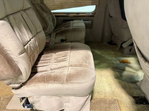 Used 2002 Chevrolet Express 1500 Base w/ LS Preferred Equipment Group image 20