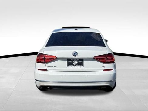 Used 2016 Volkswagen Passat 3.6 SEL Premium FWD image 5