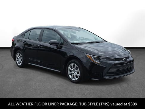Used 2026 Toyota Corolla LE FWD image 3