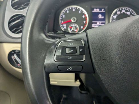 Used 2017 Volkswagen Tiguan S image 14