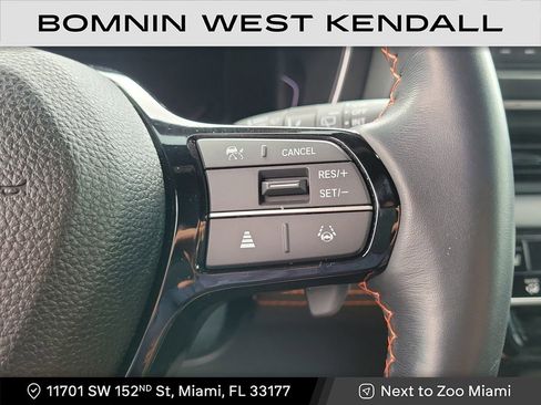 Used 2025 Honda Pilot Sport image 18