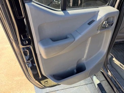 Used 2015 Nissan Frontier SV w/ SV Value Truck Package image 14