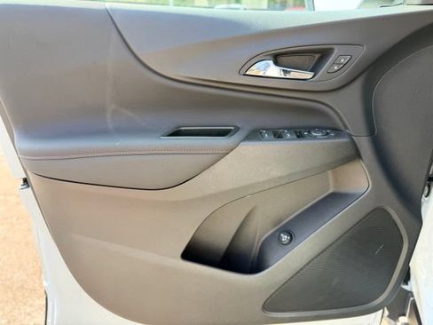 Used 2024 Chevrolet Equinox RS FWD image 19