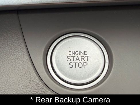 Used 2023 Hyundai Elantra SEL w/ Convenience Package FWD image 17