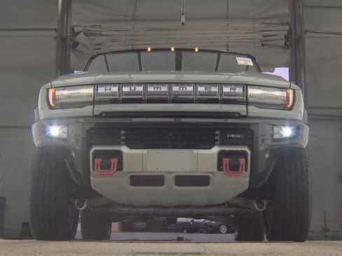 Used 2024 GMC Hummer EV 3X w/ LPO, Illumination Package image 3