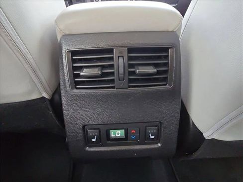 Used 2024 Mitsubishi Outlander SEL AWD/4WD image 17