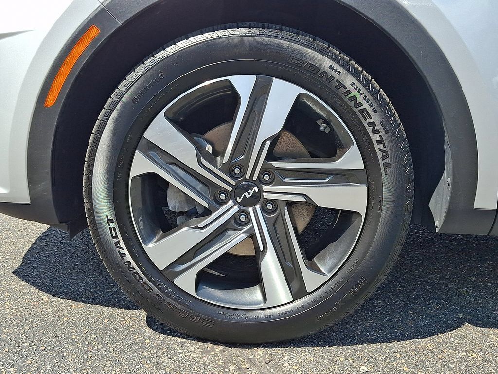 Certified 2023 Kia Sorento EX AWD/4WD image 10