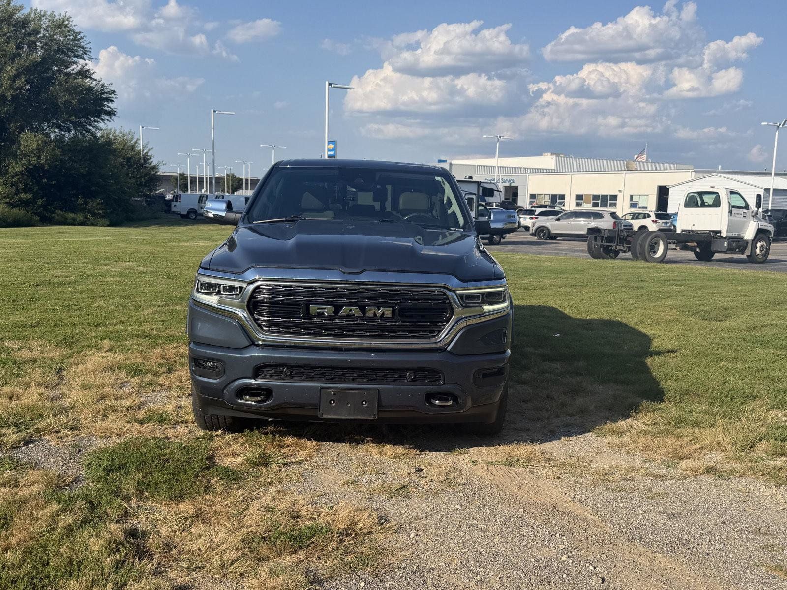 Used 2022 RAM 1500 Limited AWD/4WD image 3