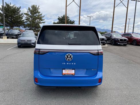Used 2025 Volkswagen ID. Buzz 1st Edition AWD/4WD image 12