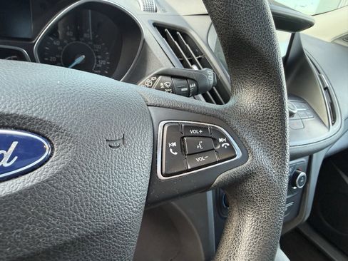 Used 2018 Ford Escape SE w/ SE Sync 3 Package image 16