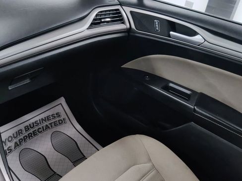 Used 2020 Ford Fusion S image 28