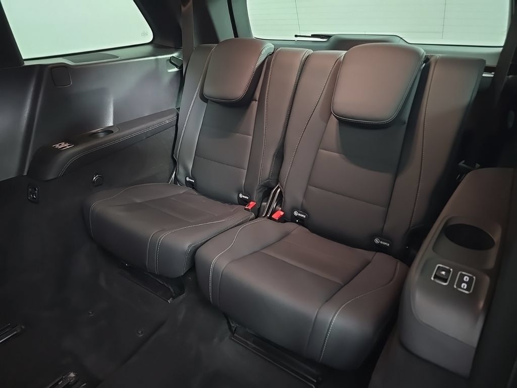 Used 2025 Mercedes-Benz GLS 450 4MATIC image 16