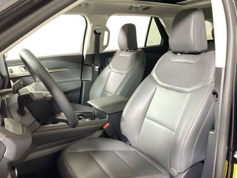New 2025 Ford Explorer Active w/ Active Comfort Package image 12