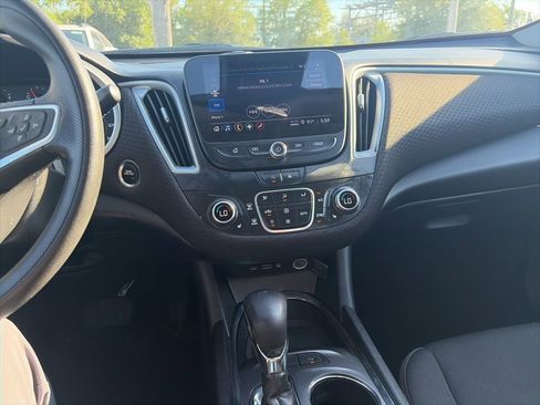 Used 2024 Chevrolet Malibu LT FWD image 15
