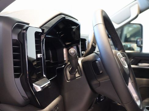 New 2025 GMC Sierra 2500 SLT w/ SLT Convenience Package image 15