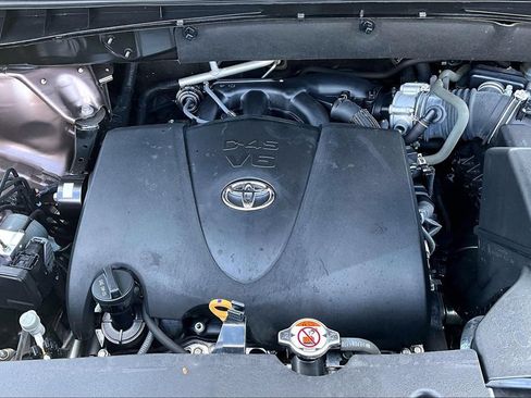 Used 2018 Toyota Highlander Limited Platinum AWD/4WD image 31