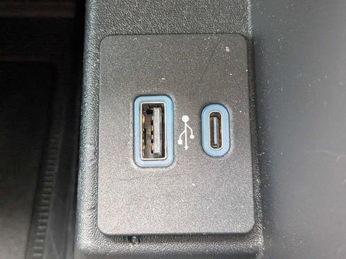 Used 2021 Ford Edge SEL w/ Convenience Package image 21