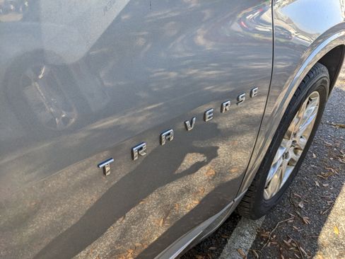 Used 2019 Chevrolet Traverse High Country AWD/4WD image 7