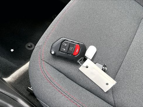 Used 2024 Jeep Wrangler Unlimited Rubicon w/ Convenience Group AWD/4WD image 14