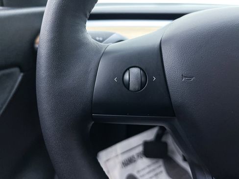 Used 2021 Tesla Model Y Long Range image 26