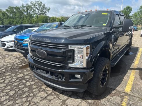 Used 2018 Ford F250 XLT w/ XLT Value Package AWD/4WD image 2