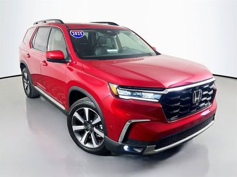 Used 2025 Honda Pilot Elite image 2