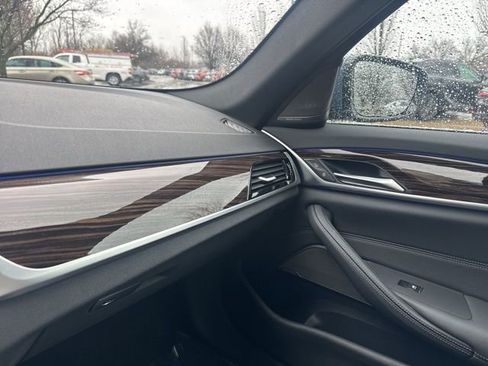 Used 2023 BMW 540i w/ Premium Package image 24