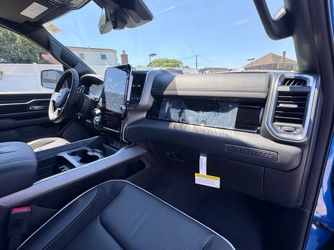 New 2026 RAM 1500 Laramie AWD/4WD image 19