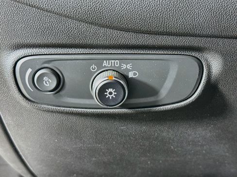 Used 2024 Chevrolet Equinox LT FWD image 9