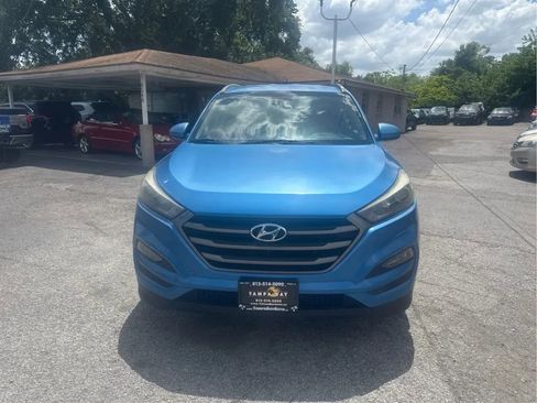 Used 2016 Hyundai Tucson SE w/ Option Group 02 FWD image 2