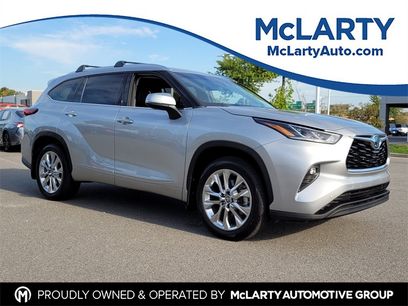Used 2023 Toyota Highlander Limited