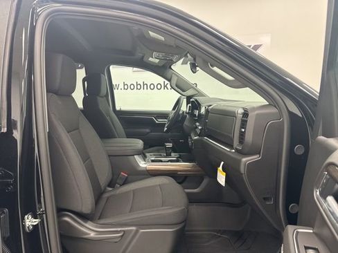 New 2026 Chevrolet Silverado 1500 RST w/ Dark Appearance Package AWD/4WD image 34