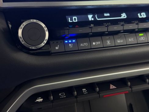 Used 2025 Toyota Sequoia Platinum w/ Tow Technology Package AWD/4WD image 19