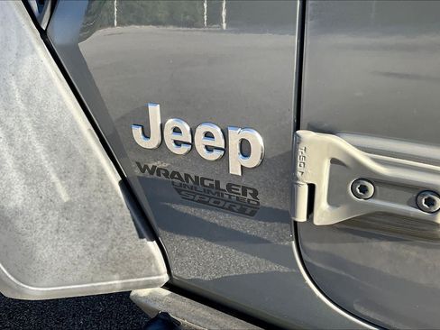 Used 2018 Jeep Wrangler Unlimited Sport S AWD/4WD image 30