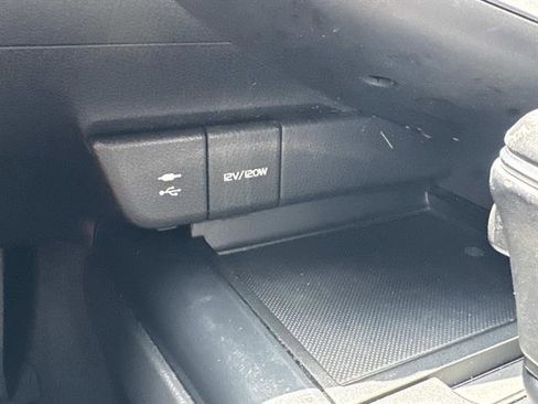 Used 2018 Toyota Camry SE w/ Convenience Package FWD image 26