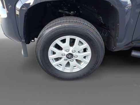 Used 2025 Toyota Tacoma SR image 15