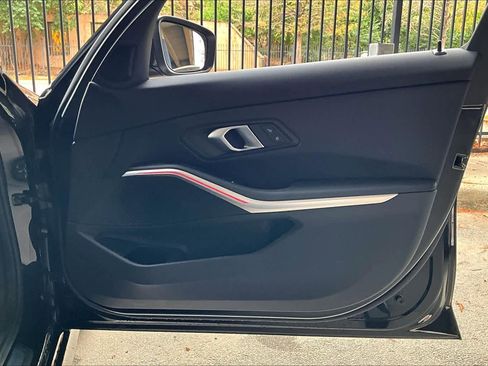 Certified 2025 BMW 330i Sedan image 22