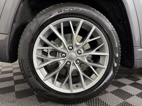 Used 2022 Jeep Grand Cherokee Summit w/ Advanced Protech Group IV AWD/4WD image 70