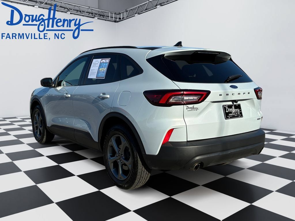 Used 2025 Ford Escape ST-Line AWD/4WD image 3