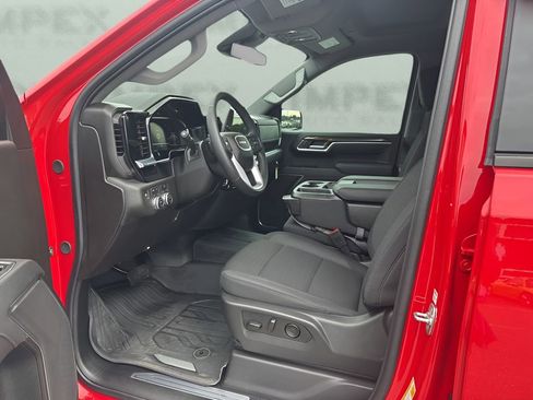 Used 2025 GMC Sierra 1500 Elevation w/ LPO, Elevation Black Package image 9